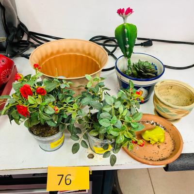 Lot of Pots & decor