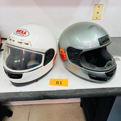 2 Motocycle Helmets