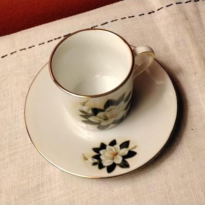 Gorgeous Magnolia Teacup & Saucer
