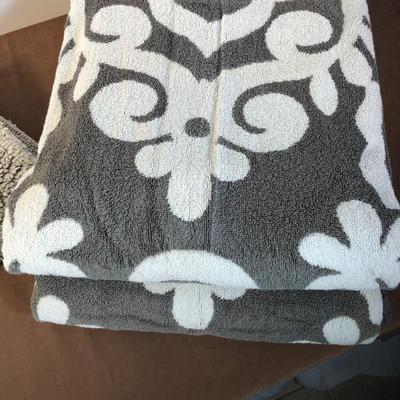 Lot 256. Two Bath Sheets and Cotton Rug