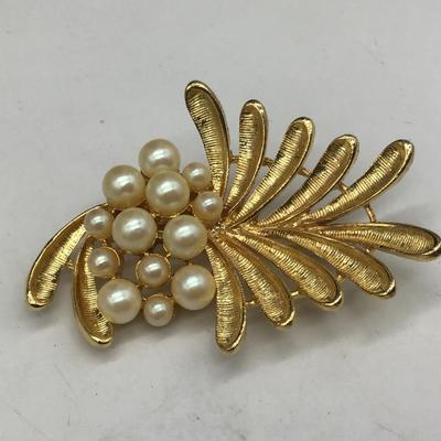 Gold Tone faux pearl Brooch