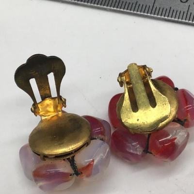 Vintage Red swirl art glass Earrings clips goldtone setting