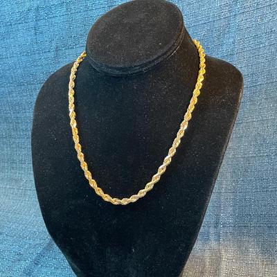 LOT 365:  14K GOLD TWISTED ROPE CHAIN