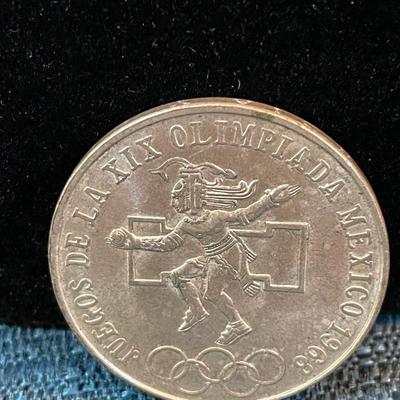 LOT 369:  MONEY CLIP WITH COIN AND 1968 OLYMPIC MEXICO COIN