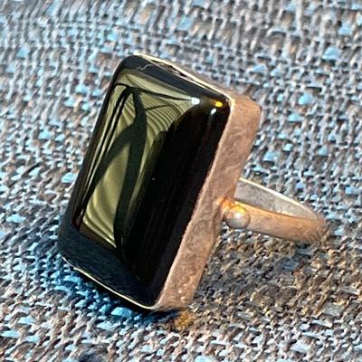 LOT 389:  STERLING SILVER RING