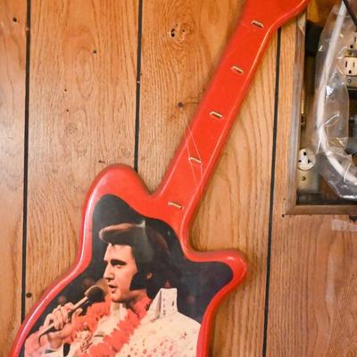 ELVIS GUITAR CLOCK Red