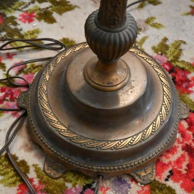 METAL FLOOR LAMP with FRINGE SHADE