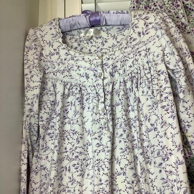 8690 Lot of Eileen West Cotton Night Gowns and Robes