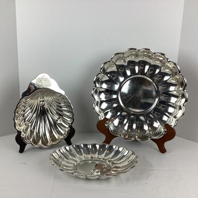 8700 Set of Three Reed and Barton International Silver Co. Scolloped Bowls