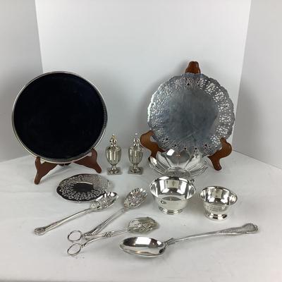 8705 Lot of Silverplate Serving Pieces