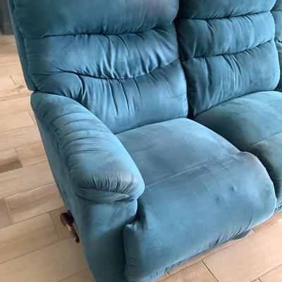 La-Z- Boy  double recliner couch, polyester fiber blend 40â€H, 80â€L, 40â€W