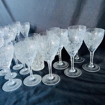 26 Crystal/Glass Wine Glasses (DR-JM)