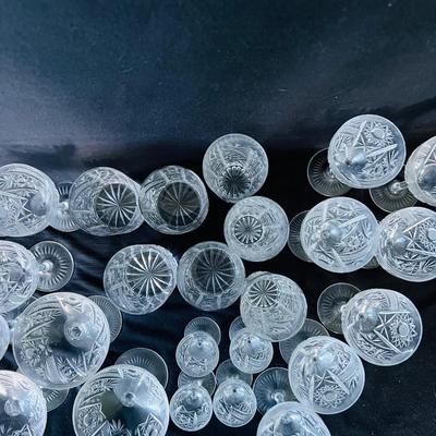 26 Crystal/Glass Wine Glasses (DR-JM)