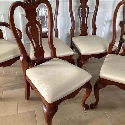 Lexington furniture, 6 dining chairs with captains chairs, upholstered seats 41â€H, 22â€W, 18â€seat depth, 18â€ seat height