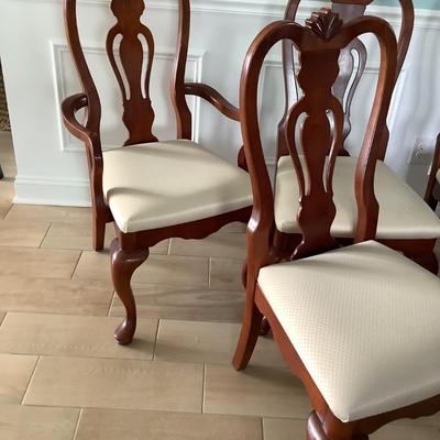 Lexington furniture, 6 dining chairs with captains chairs, upholstered seats 41â€H, 22â€W, 18â€seat depth, 18â€ seat height