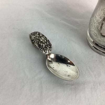 8724 Victorian Sterling Baby Cup with Sterling Baby Spoons