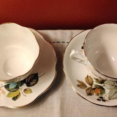 2 Bone China Teacups and Saucers