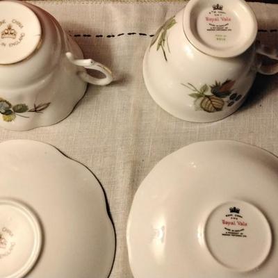 2 Bone China Teacups and Saucers