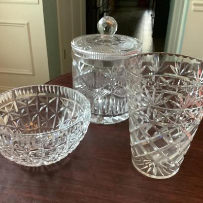 Candy jar, bowl, vase glass lot