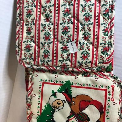 Vintage holiday tea towel and pot holder