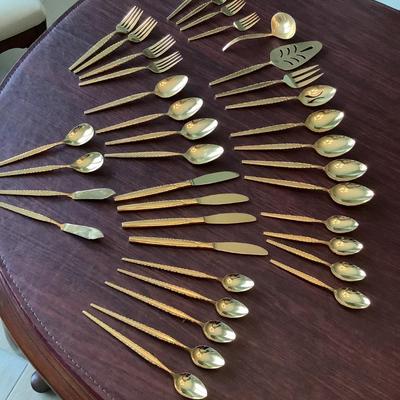 Grace Melody 4 piece gold flatware 37 piece