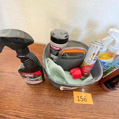 Cleaning tote with cleaners