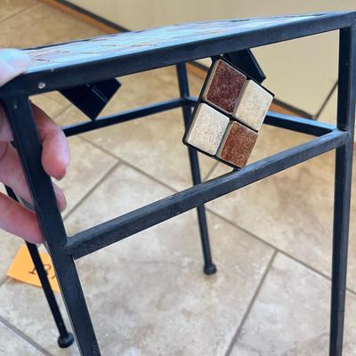 Tile top stand