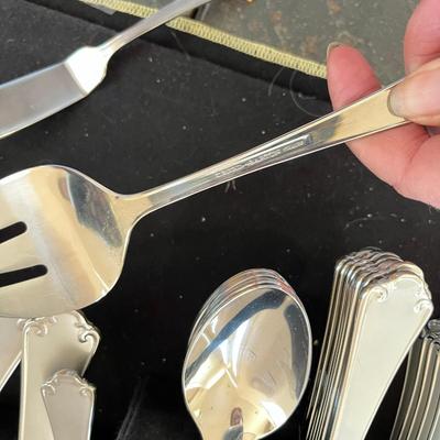 Reed & Barton Stainless Steel Flatware set