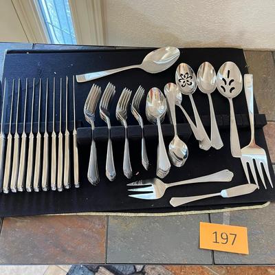 Reed & Barton Stainless Steel Flatware set