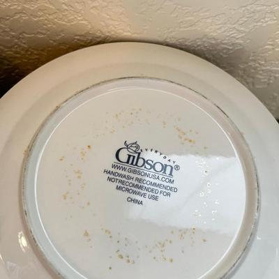 Gibson China White with Gold pinstripe