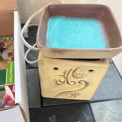 Box of tea lights & candle warmer