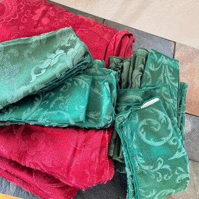 Christmas Table cloth & Napkins