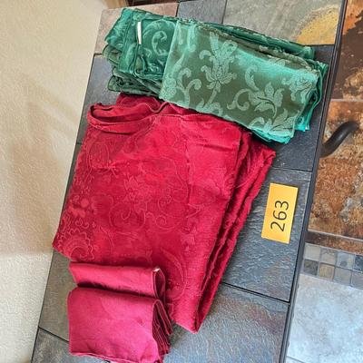 Christmas Table cloth & Napkins