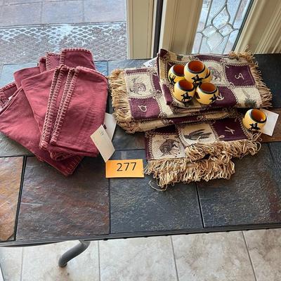 Lot of Southwestern Placemats and napkins