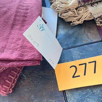 Lot of Southwestern Placemats and napkins