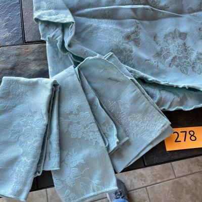 Blue/Gray Table cloth & Napkins