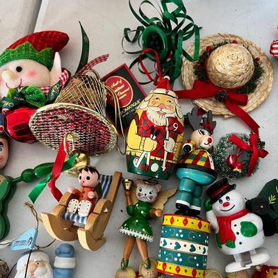 8636 Lot of Small Christmas Ornaments & Figures