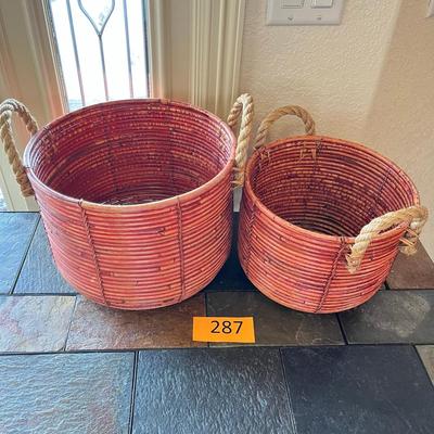 Lot of 2 Nesting baskets