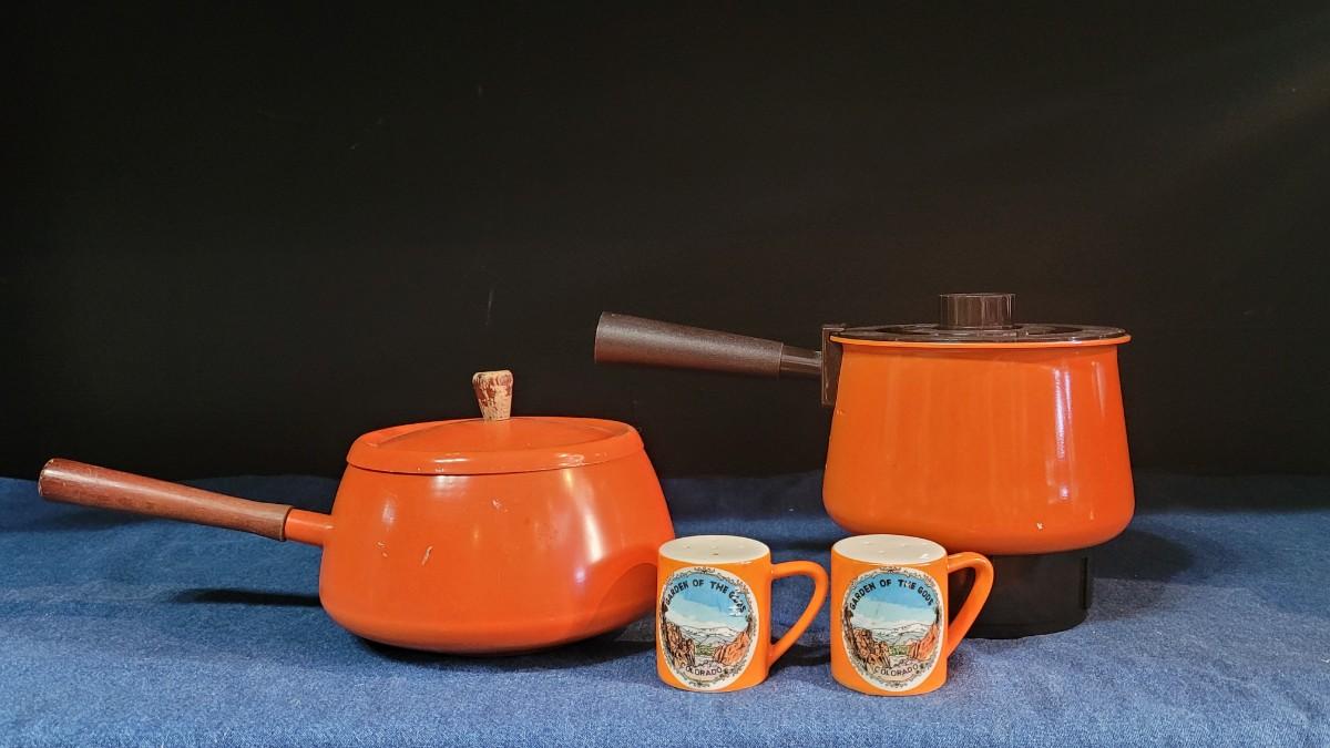 21 (2) Orange Fondue Pots & Garden of the God's S&P