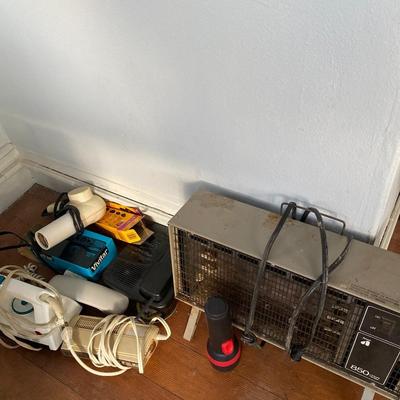 Home Electronics grouping, all untested