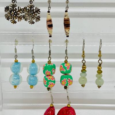 LOT 25R: Pierced Earring Collection
