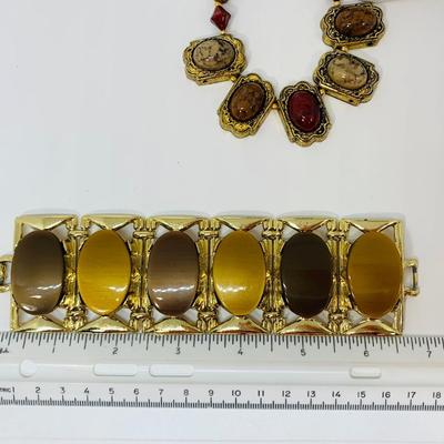 LOT 31R: Goldtone  Fashion Jewelry: Bracelets, Brooches & Necklaces
