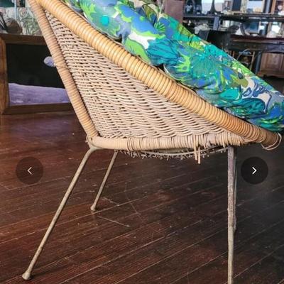 123: Mid Century Wicker Chair with Cushion