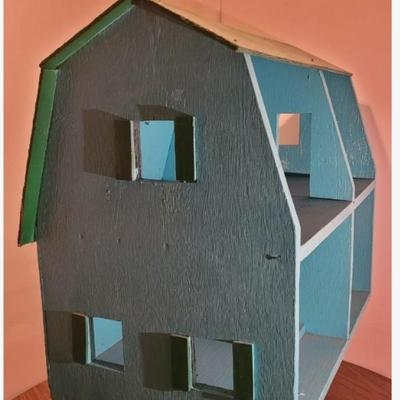 139: Vintage Wood Dollhouse