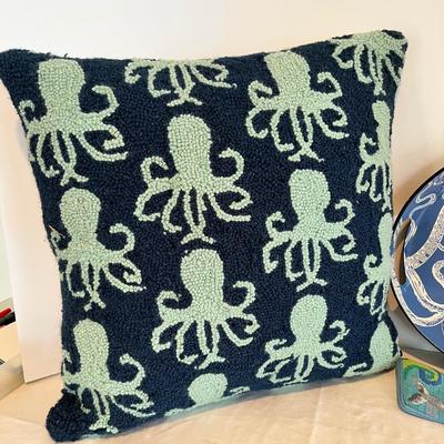 8776 Octopus Theme Pillow w/Tray & Dolphin Beaded Glasses Case