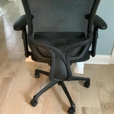Nice mesh adjustable office chair 41â€H 25â€diameter