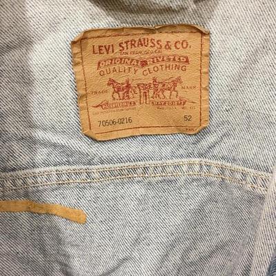 Loads of Levi's! 