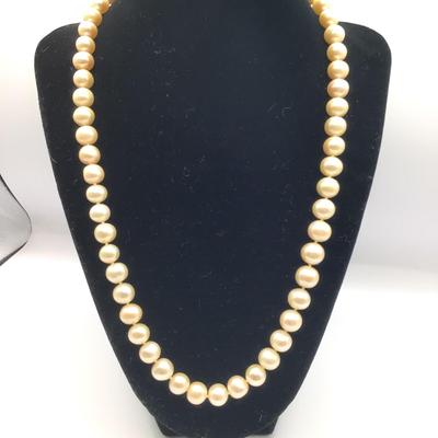 8767 Large 20" Strand of Freshwater Pearl