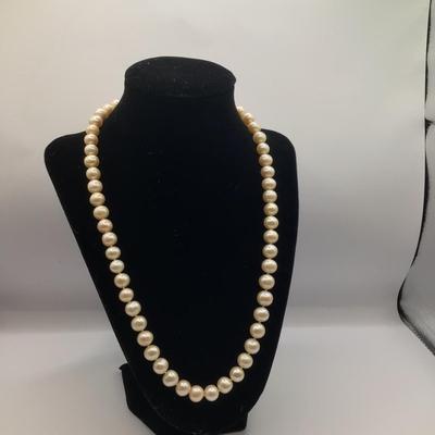 8767 Large 20" Strand of Freshwater Pearl