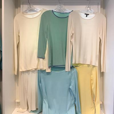 Lot 8623 Lot of Ladies Tops ( size Medium )